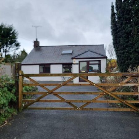 Villa Yr Hen Efail à Ederyn Extérieur photo